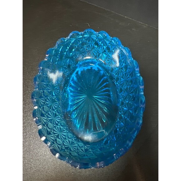 Vintage Blue Daisy Button 4-Footed Pressed Glass Bowl - Picture 3 of 9